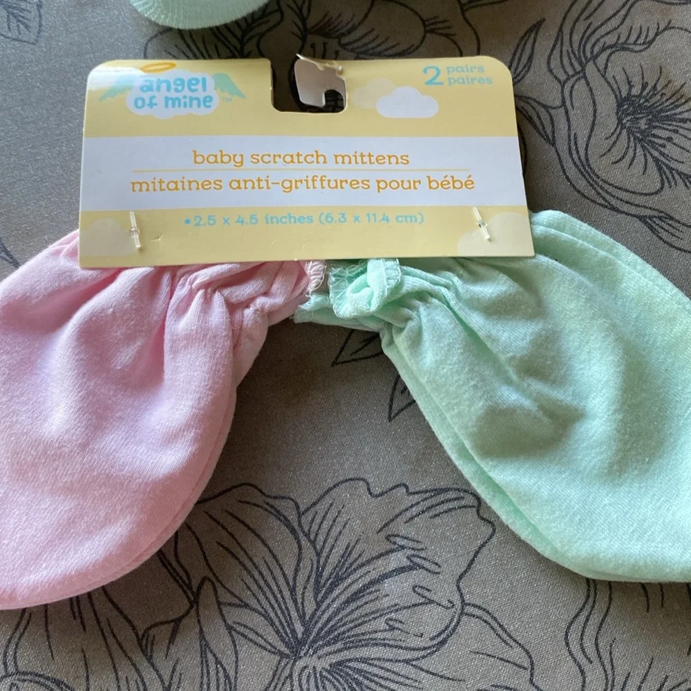 NEW Baby Booties & Scratch Mittens